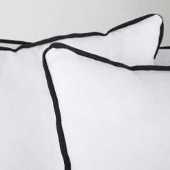 Maisons Du Monde Housses De Canapé Housse De Canapé 2 Places En Lin Froissé Blanc à Volants -Plaids Soldes housse de canape 2 places en lin froisse blanc a volants 1000 10 30 204333 4