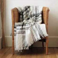 Beachby Plaids Plaid Carreaux 20% Mohair Blanc 120x180cm 11 Beachby Plaids Plaid Carreaux 20% Mohair Blanc 120x180cm -Plaids Soldes plaid carreaux 20 mohair blanc 120x180cm 4