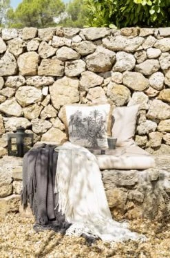 Magma Plaids Plaid Doux à Franges Rouille 130x170 -Plaids Soldes plaid doux a franges ivoire 130x170 1