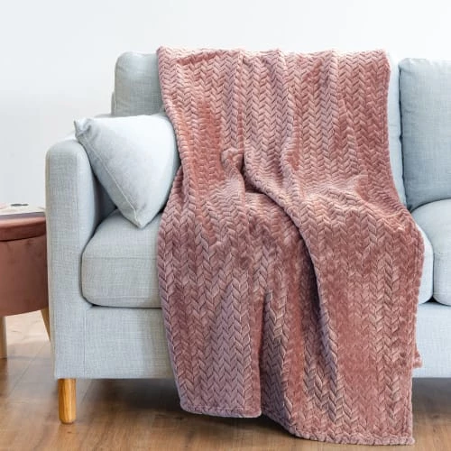 Maisons Du Monde Plaids Plaid Doux Imitation Fourrure Rouge 150x230 5 Maisons Du Monde Plaids Plaid Doux Imitation Fourrure Rouge 150x230 – Image 3