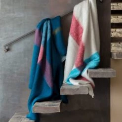 Brun De Vian-Tiran Plaids Plaid Doux Vaporeux En Laine Bleu Nuit 140x180 Cm -Plaids Soldes plaid doux vaporeux en laine bleu nuit 140x180 cm 6