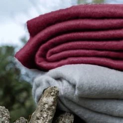 Brun De Vian-Tiran Plaids Plaid Doux Vaporeux En Laine Bleu Nuit -Plaids Soldes plaid doux vaporeux en laine bordeaux 8