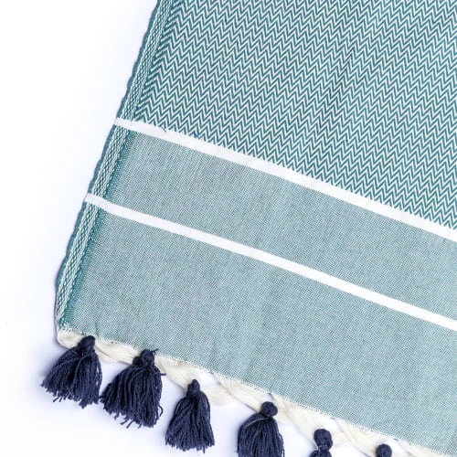 Febronie Plaids Plaid En Coton 130x170 Bleu Pétrole 5 Febronie Plaids Plaid En Coton 130x170 Bleu Pétrole – Image 3