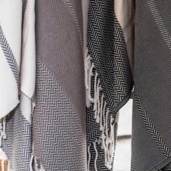 Febronie Plaids Plaid En Coton 130x170 Noir -Plaids Soldes plaid en coton 130x170 noir 17