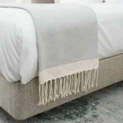 Febronie Plaids Plaid En Coton 160x250 Gris Perle Et écru -Plaids Soldes plaid en coton 160x250 gris perle et ecru 4