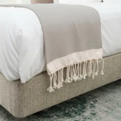 Febronie Plaids Plaid En Coton 160x250 Taupe Et écru -Plaids Soldes plaid en coton 160x250 taupe et ecru 5