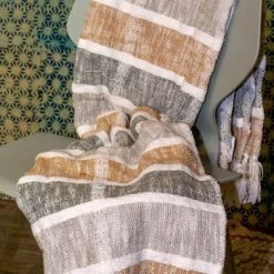 Now’s Home Plaids Plaid En Coton Et Polyester Gris Et Ocre 150cm -Plaids Soldes plaid en coton et polyester gris et ocre 150cm 5