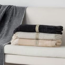 Naf Naf Plaids Plaid En Coton Gris Perle 130x170 -Plaids Soldes plaid en coton gris perle 130x170 4