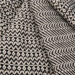 Maisons Du Monde Plaids Plaid En Coton Recyclé Tissé Motifs écrus Et Noirs 160x210 -Plaids Soldes plaid en coton recycle tisse motifs ecrus et noirs 160x210 1000 12 2 223001 3