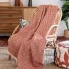 Maisons Du Monde Plaids Plaid En Coton Tissé Terracotta Et écru 130x130 Cm -Plaids Soldes plaid en coton tisse terracotta et ecru 130x130 cm 1000 9 28 226840 1