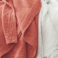 Blanc Cerise Plaids Plaid En Gaze De Coton 130x170 Cm Terracotta 10 Blanc Cerise Plaids Plaid En Gaze De Coton 130x170 Cm Terracotta -Plaids Soldes plaid en gaze de coton 130x170 cm terracotta 2