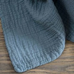 Maison D'été Plaids Plaid En Gaze De Coton Bleu Fumé 180X220 CM -Plaids Soldes plaid en gaze de coton bleu fume 180x220 cm 3