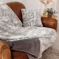 Home Maison Plaids Plaid En Imitation Fourrure Doublée Polaire Polyester Taupe 150 X 125 -Plaids Soldes plaid en imitation fourrure doublee polaire polyester gris 150 x 125