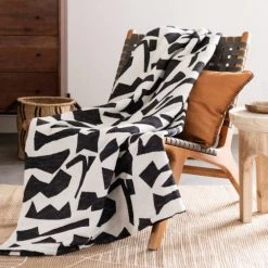 Maisons Du Monde Plaids Plaid En Jacquard à Motif Graphiqueet Pompons En Coton 160x210