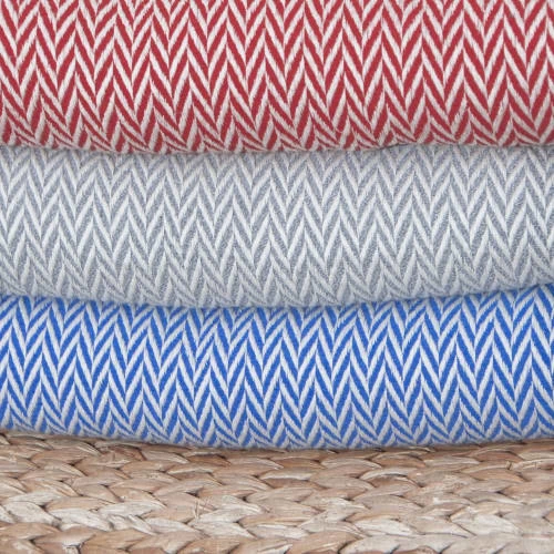 Febronie Plaids Plaid En Laine 160x250 Rouge 6 Febronie Plaids Plaid En Laine 160x250 Rouge – Image 4