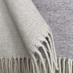 Malagoon Plaids Plaid En Laine Recyclée Double Face Violet Magique 131x170 -Plaids Soldes plaid en laine recyclee double face violet magique 131x170 6