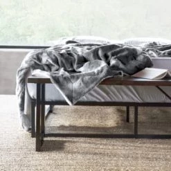 Mello Plaids Plaid Fausse Fourrure Argent 150x200cm -Plaids Soldes plaid fausse fourrure argent 150x200cm 3