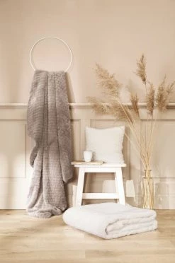 Magma Plaids Plaid Fausse Fourrure Ivoire Avec Doublure Unie 200x150