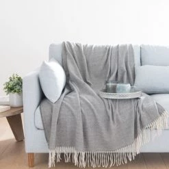 Maisons Du Monde Plaids Plaid Gris Motifs à Rayures 150x200 -Plaids Soldes plaid gris motifs a rayures 150x200 1000 4 12 197714 1