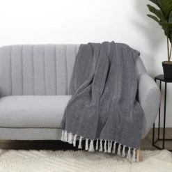 Toilinux Plaids Plaid Imprimé Géométrique Avec Franges Nouées 125 X 150 Cm Rose -Plaids Soldes plaid imprime geometrique 125 x 150 cm bleu marine 1