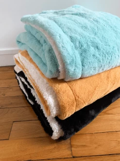 Le Comptoir De La Plage Plaids Plaid Polaire Doublé Imitation "Lapin" Aqua 130x170cm -Plaids Soldes plaid polaire double imitation lapin aqua 130x170cm