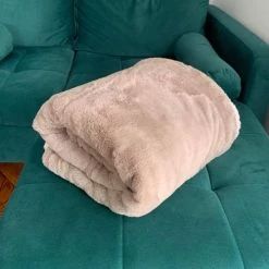 Le Comptoir De La Plage Plaids Plaid Polaire Doublé Imitation "Lapin" Beige Taupe 130x170cm -Plaids Soldes plaid polaire double imitation lapin beige taupe 130x170cm 3