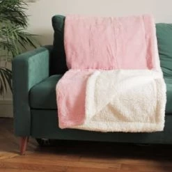 Le Comptoir De La Plage Plaids Plaid Polaire Doublé Imitation "Lapin" Gris Anthracite 130x170cm -Plaids Soldes plaid polaire double imitation lapin rose 130x170cm 1