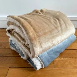 Le Comptoir De La Plage Plaids Plaid Polaire Doublé Imitation " Mouton" Beige Clair 130x170 -Plaids Soldes plaid polaire double imitation mouton beige clair 130x170 4