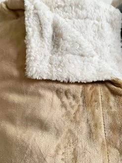 Le Comptoir De La Plage Plaids Plaid Polaire Doublé Imitation " Mouton" Beige Clair 130x170 -Plaids Soldes plaid polaire double imitation mouton beige clair 130x170 5