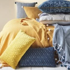 Future Home Plaids Plaid Polycoton Curry Et Blanc Avec Pompons 125x150cm -Plaids Soldes plaid polycoton curry et blanc avec pompons 125x150cm 2