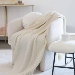 Maisons Du Monde Plaids Plaid Uni Avec Finition Franges Beige Et Blanc 130x170