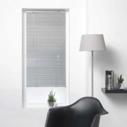 Store D'intérieur Panneaux Et Stores Japonais Store Vénitien à Lamelles Aluminium Anthracite 130x60cm 9 Store D'intérieur Panneaux Et Stores Japonais Store Vénitien à Lamelles Aluminium Anthracite 130x60cm -Plaids Soldes store venitien a lamelles aluminium argent 130x60cm 4